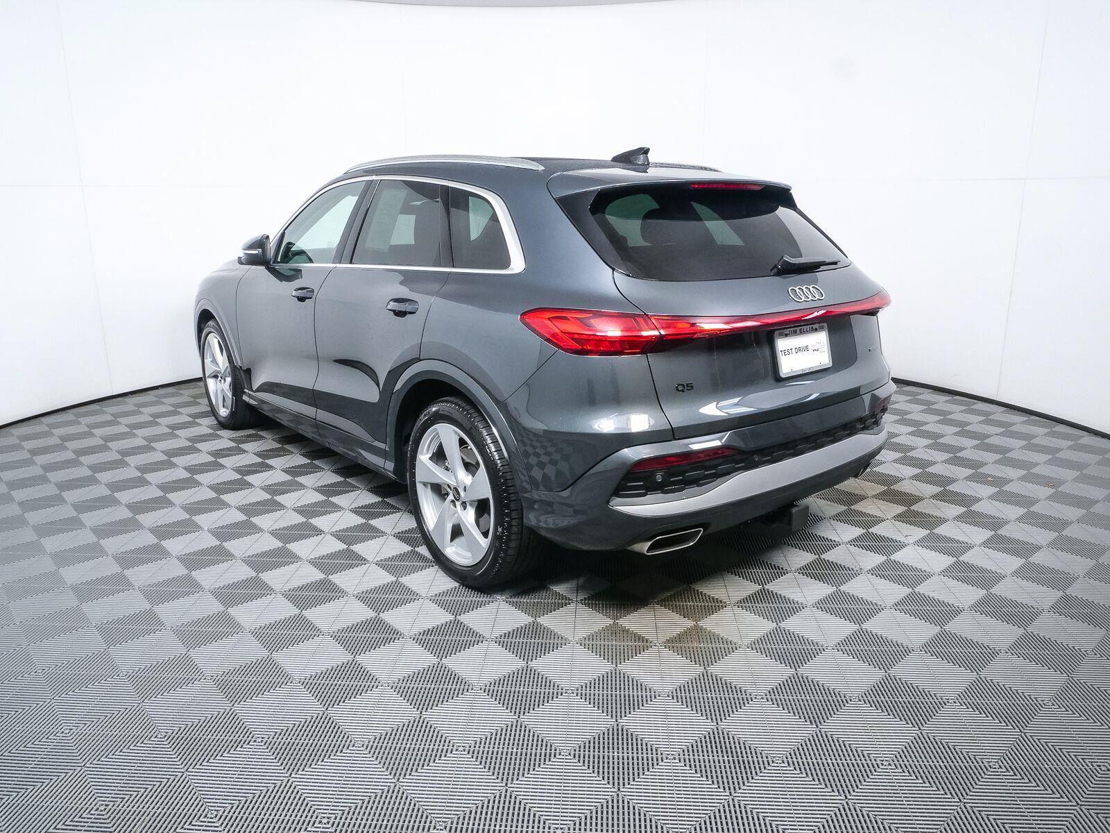 Used 2025 Audi Q5 Prestige AWD/4WD image 29