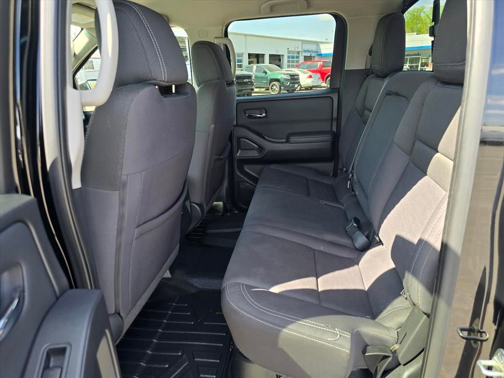 Used 2022 Nissan Frontier SV image 12