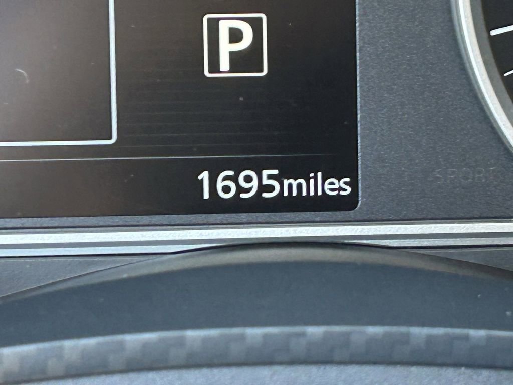 Used 2025 Nissan Versa SV w/ Trunk Package image 28