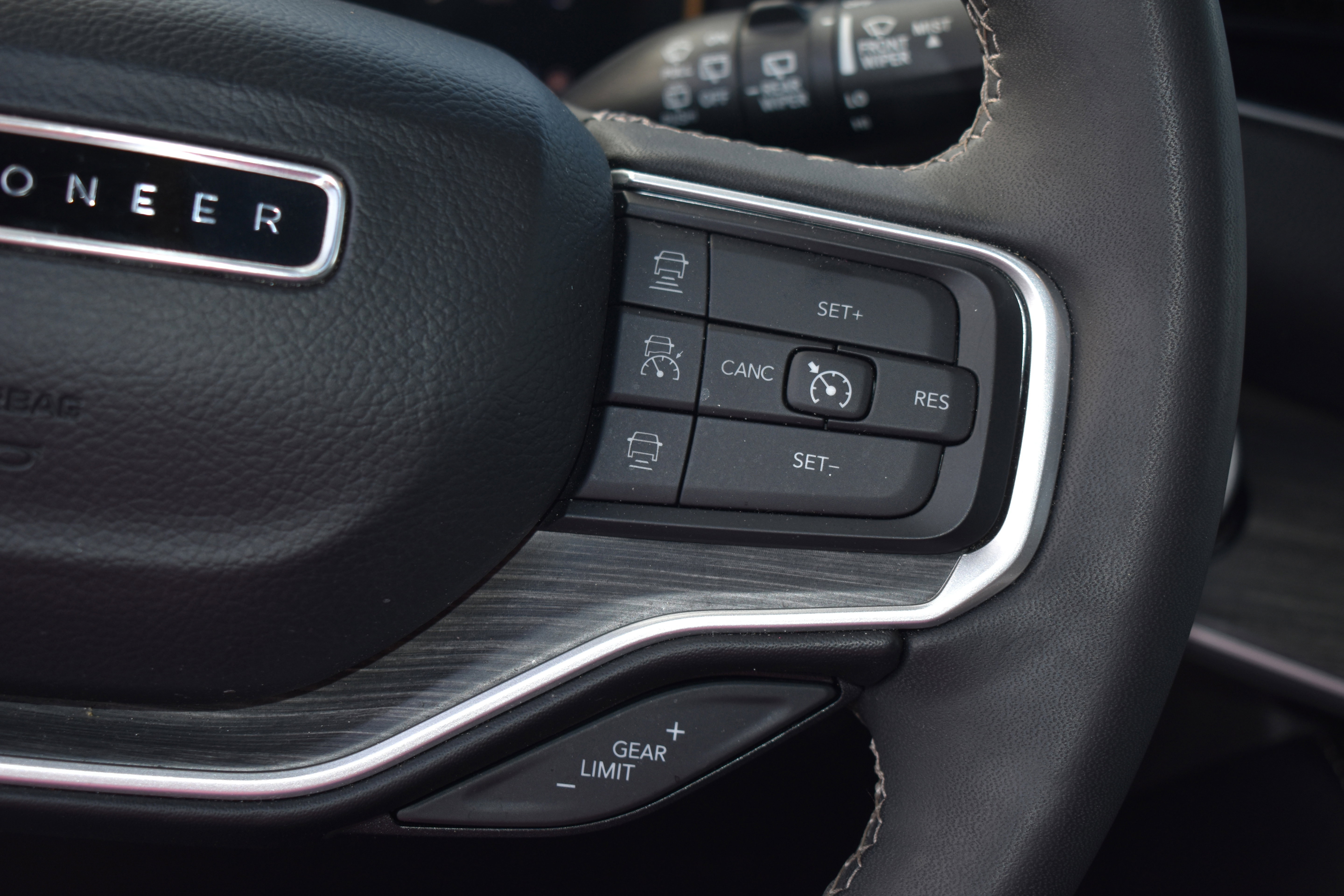 Used 2024 Jeep Wagoneer L Series II w/ Premium Group I image 15