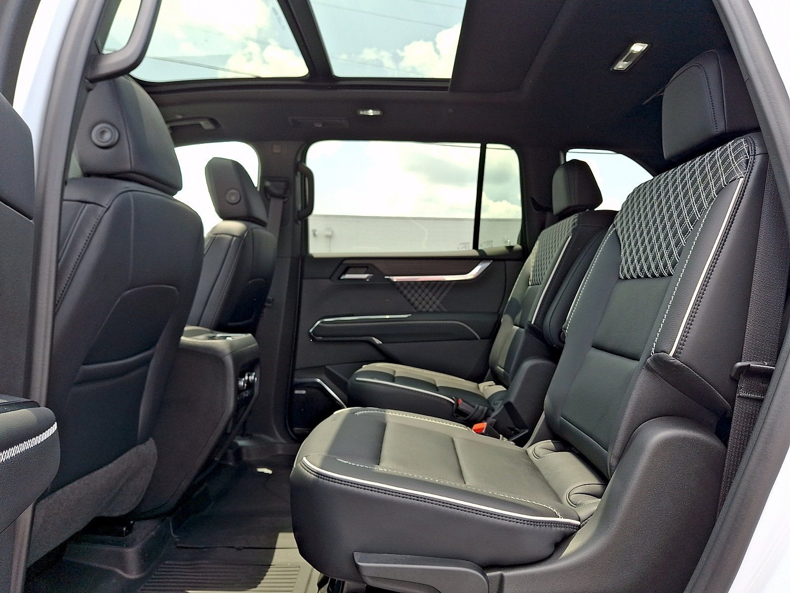 New 2026 GMC Acadia Denali w/ Super Cruise Package AWD/4WD image 6