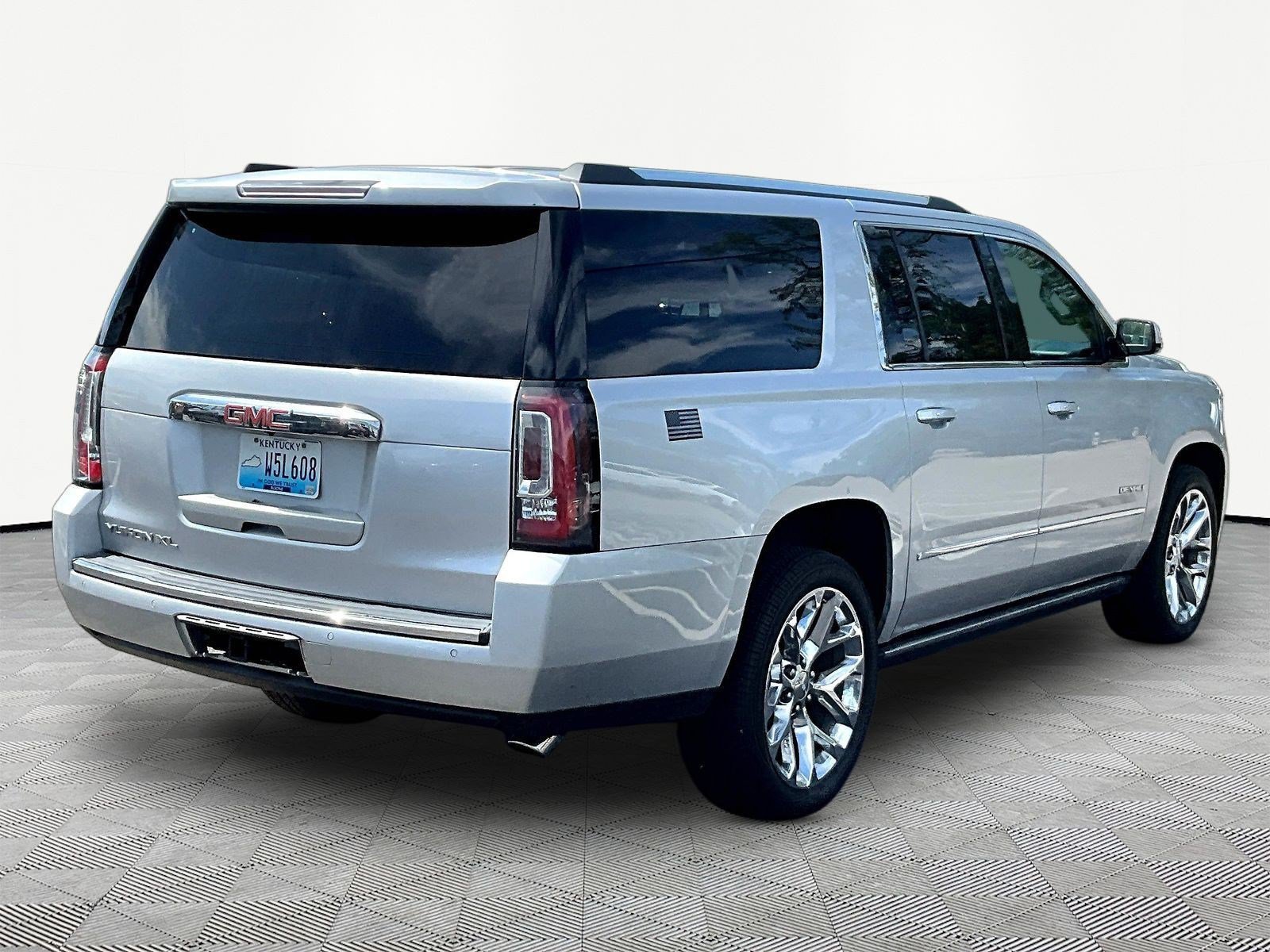 Used 2018 GMC Yukon XL Denali w/ Denali Ultimate Package AWD/4WD image 6