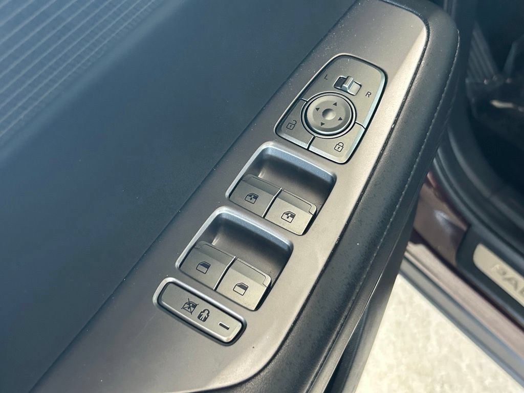 Used 2024 Hyundai Palisade Limited FWD image 19