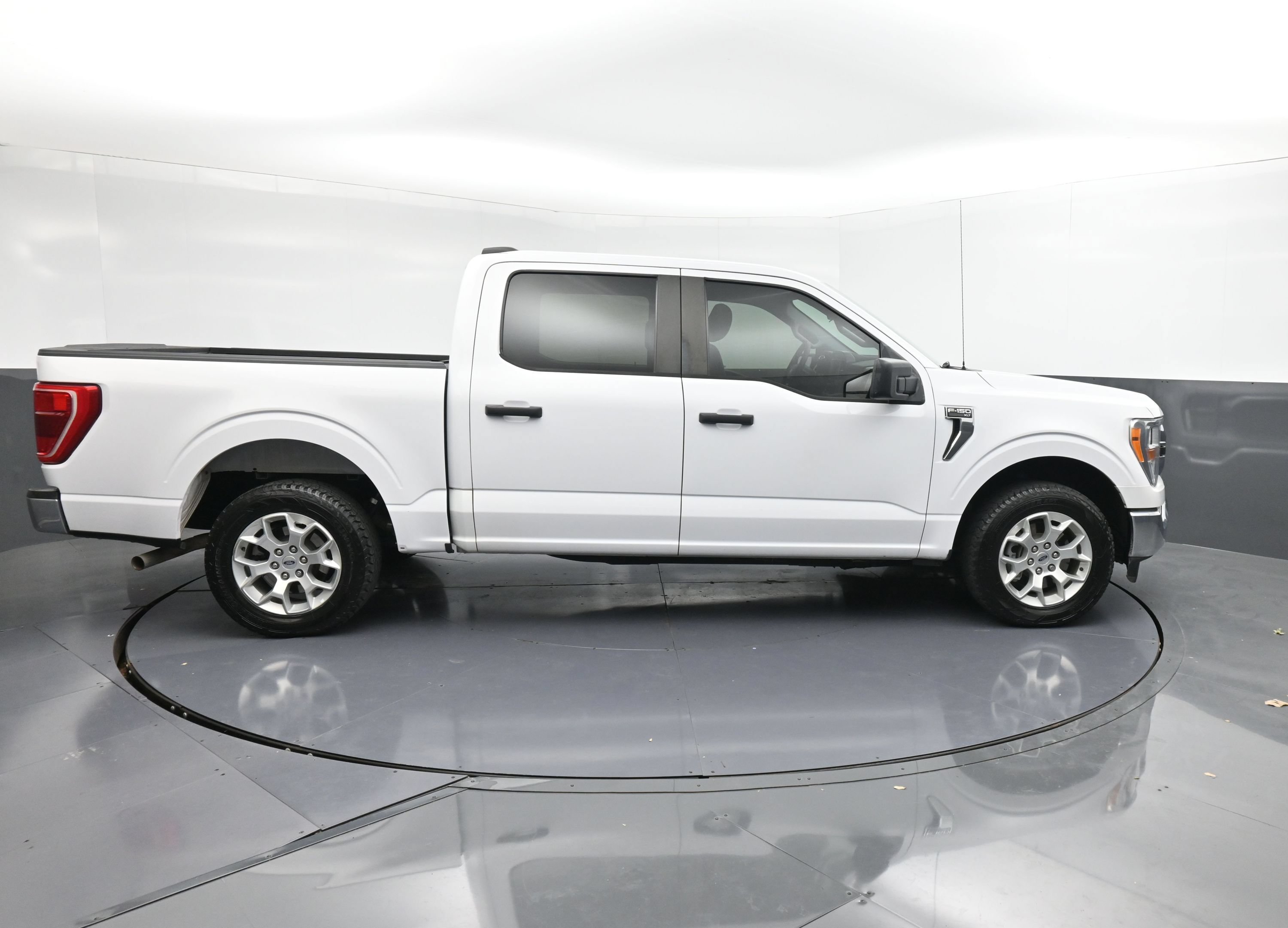 Used 2021 Ford F150 XLT RWD image 9