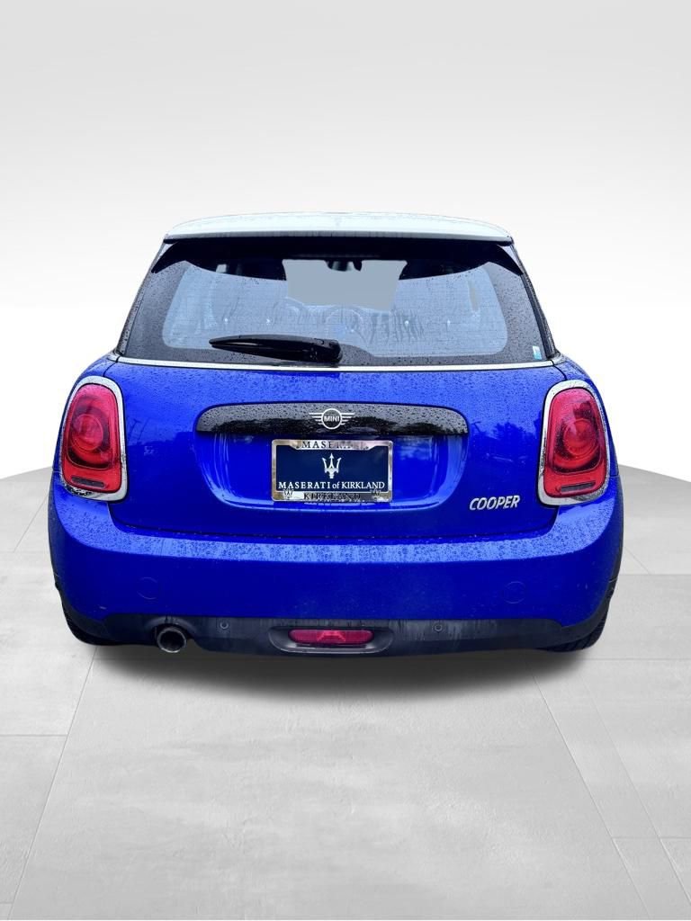 Used 2019 MINI Cooper 2-Door Hardtop w/ Storage Package image 7