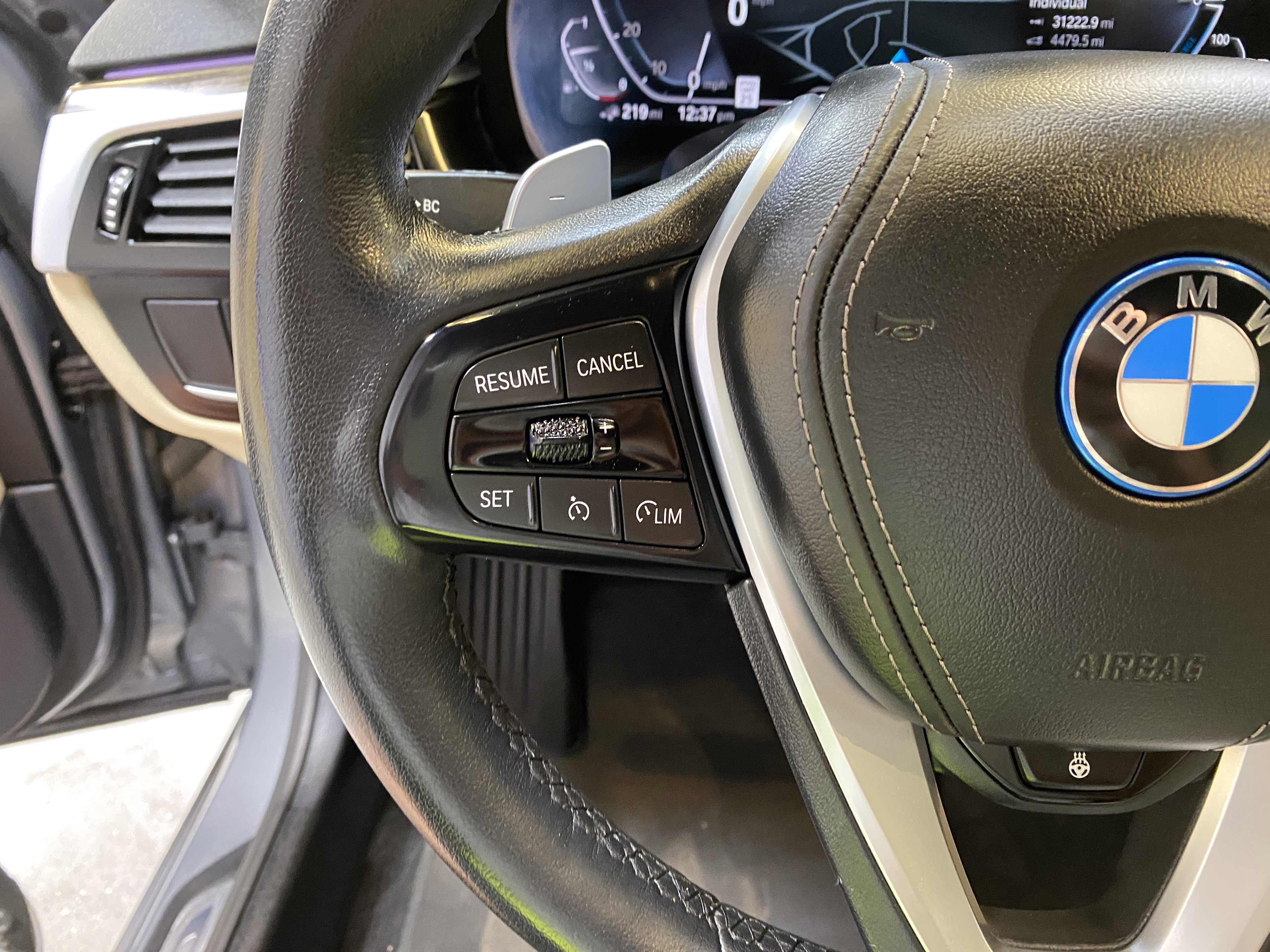 Used 2023 BMW 530e w/ Premium Package image 35