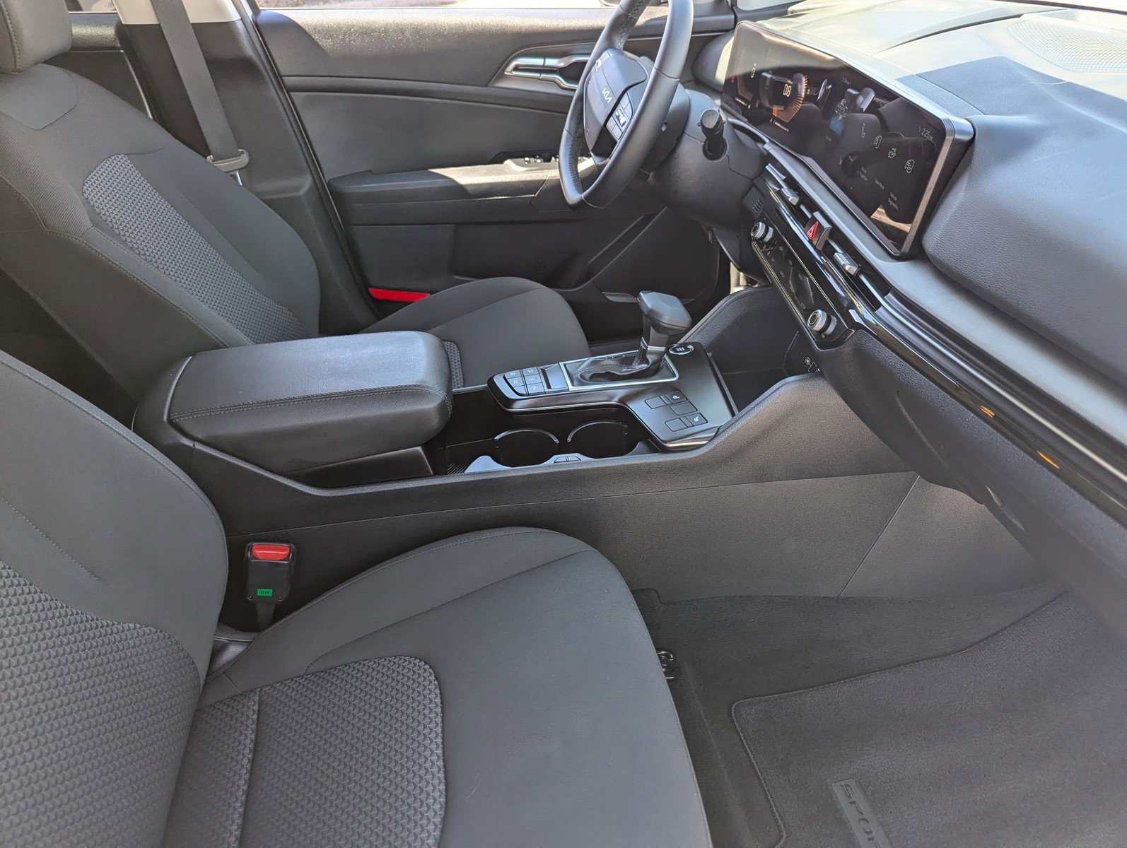 Used 2026 Kia Sportage LX w/ LX Convenience Package image 11