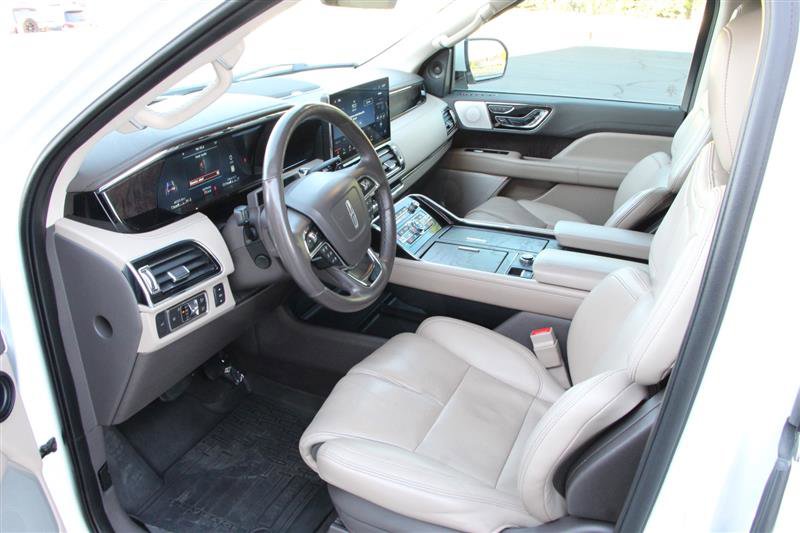 Used 2022 Lincoln Navigator L Reserve AWD/4WD image 10