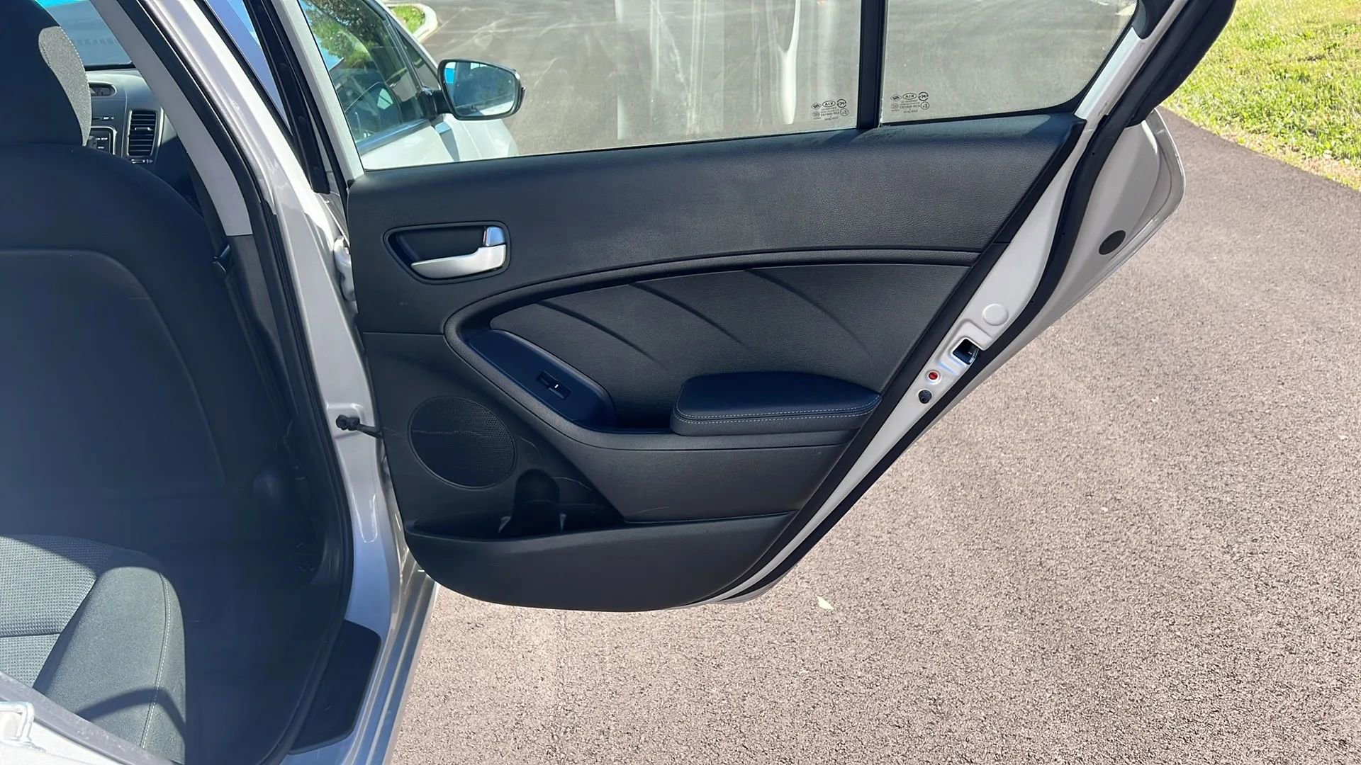 Used 2017 Kia Forte LX image 14