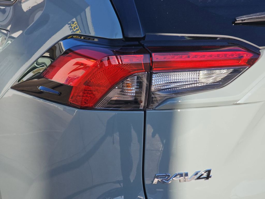 Used 2021 Toyota RAV4 XLE image 40