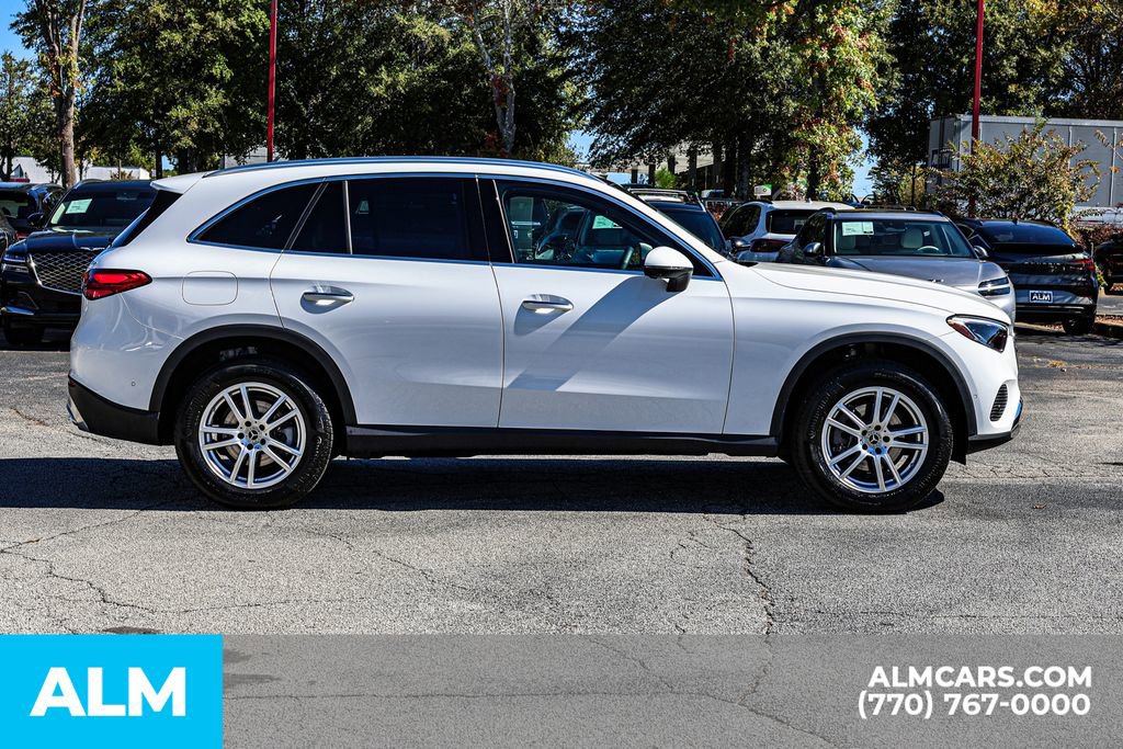 Used 2025 Mercedes-Benz GLC 300 4MATIC image 10