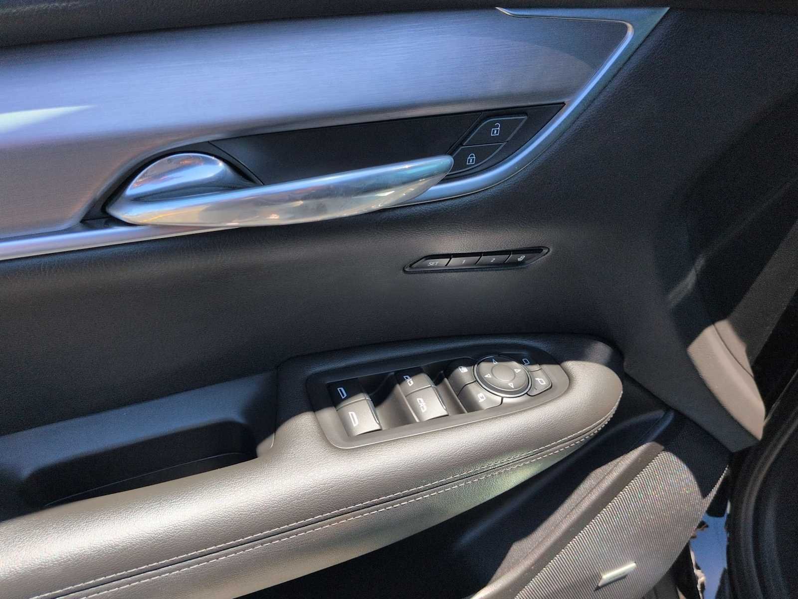 Certified 2023 Cadillac XT6 Luxury FWD image 11