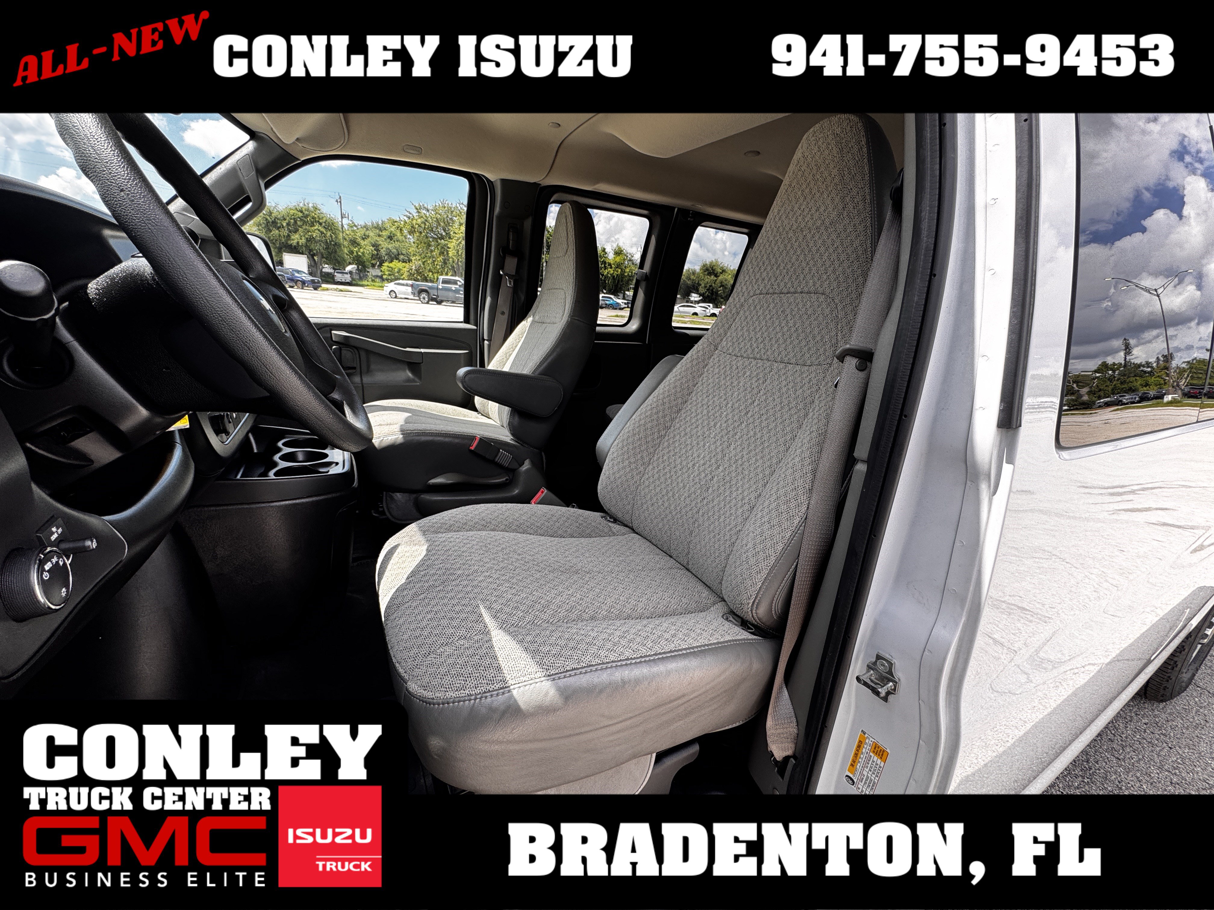 Used 2025 Chevrolet Express 3500 LT w/ LT Preferred Equipment Group RWD image 8