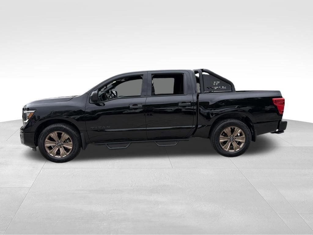 Used 2024 Nissan Titan SV w/ SV Bronze Edition Package image 4