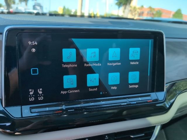 Used 2025 Volkswagen Atlas SE FWD image 13