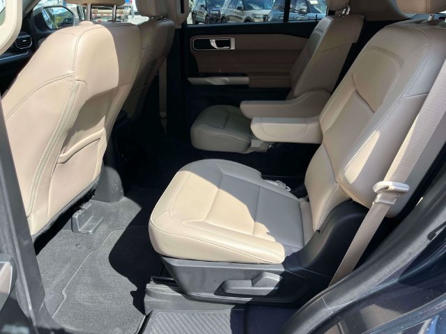 Used 2024 Ford Explorer XLT w/ Equipment Group 202A RWD image 18