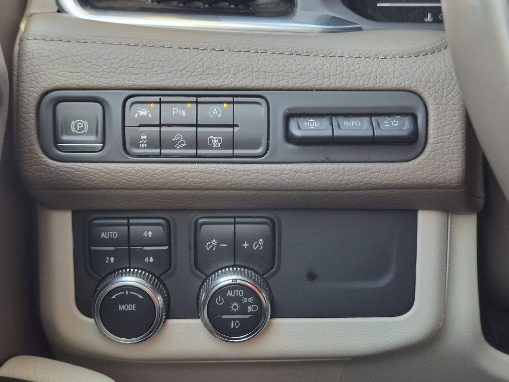 Used 2023 GMC Yukon Denali AWD/4WD image 22
