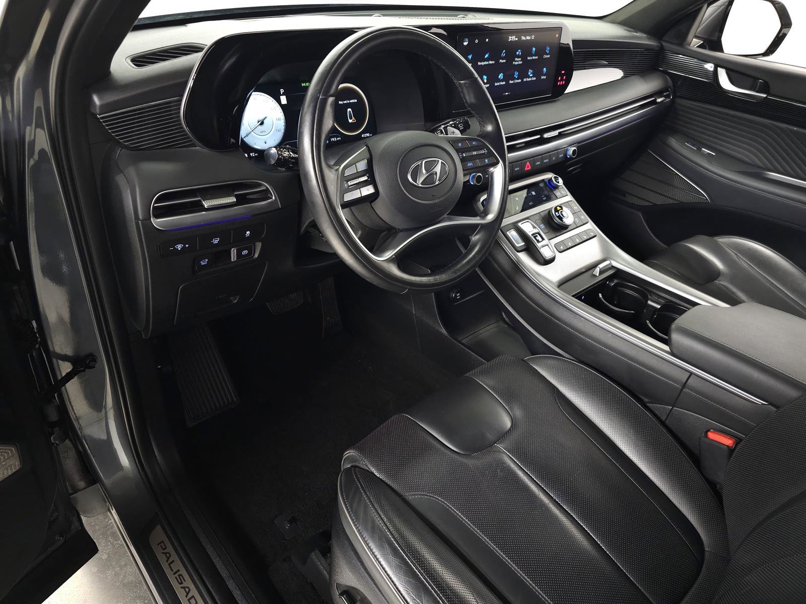 Used 2023 Hyundai Palisade Calligraphy image 17