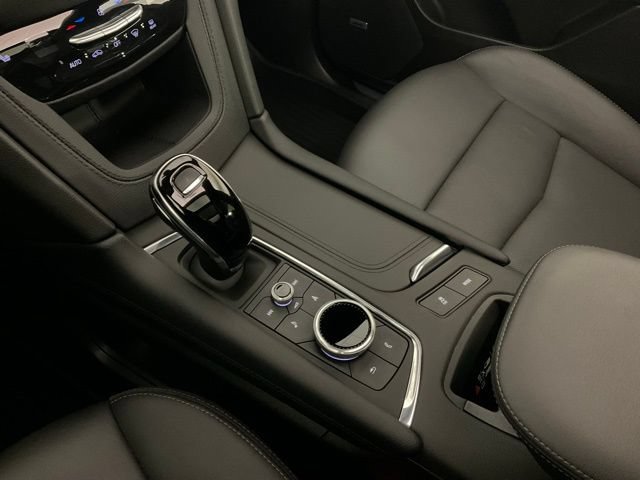 Certified 2025 Cadillac XT5 Premium Luxury w/ Technology Package AWD/4WD image 12