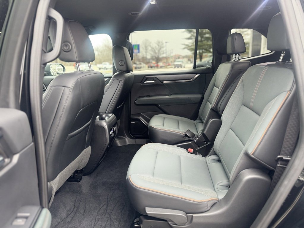 Used 2024 GMC Acadia AT4 image 26