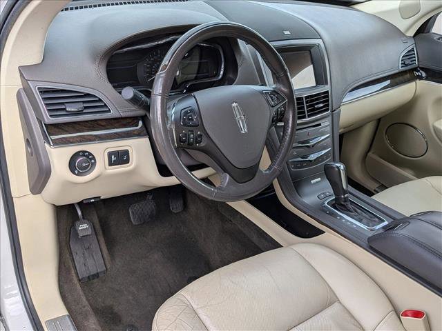 Used 2013 Lincoln MKT AWD image 10