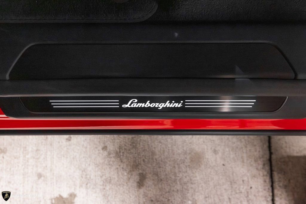 New 2025 Lamborghini Urus SE AWD/4WD image 24