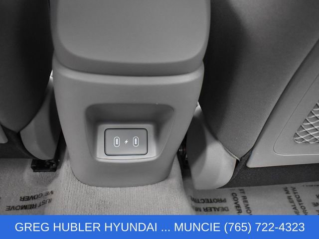 Used 2025 Hyundai Elantra SEL FWD image 28