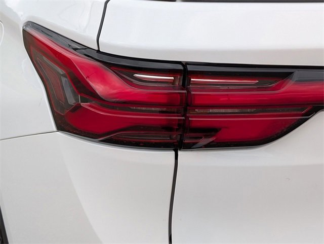 Used 2023 Chevrolet Traverse LT image 18