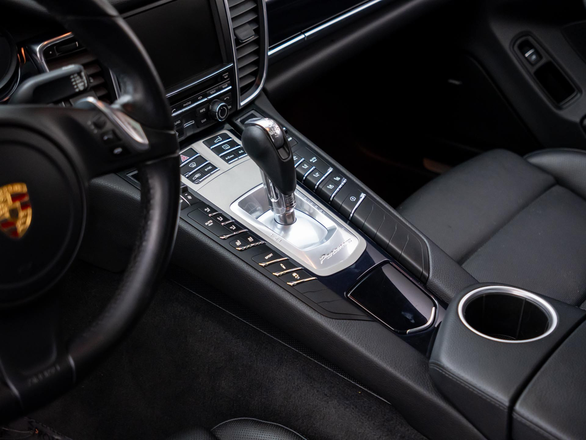 Used 2015 Porsche Panamera image 13
