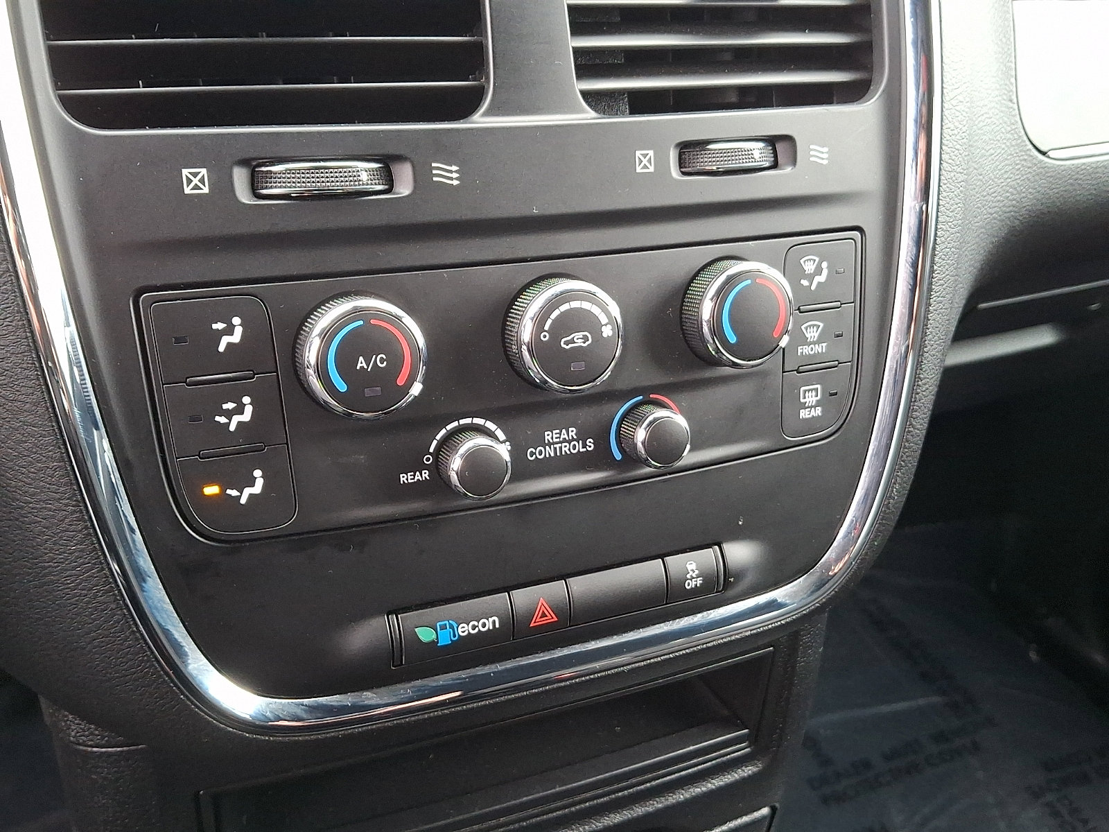 Used 2019 Dodge Grand Caravan SE image 16