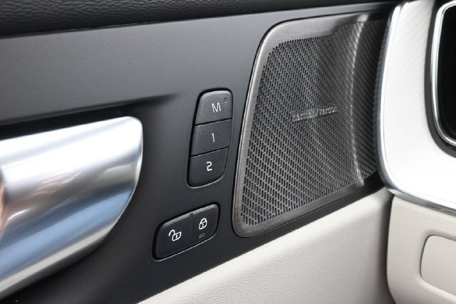 New 2027 Volvo XC60 B5 Ultra AWD/4WD image 29