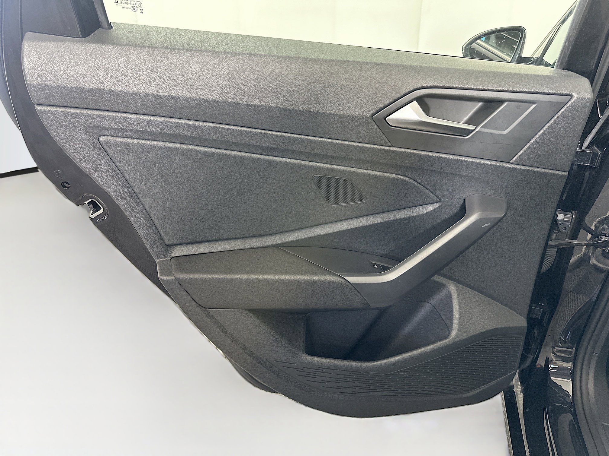 Used 2024 Volkswagen Jetta SE w/ Panoramic Sunroof Package FWD image 25