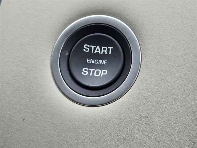 New 2025 Land Rover Discovery Sport S image 13