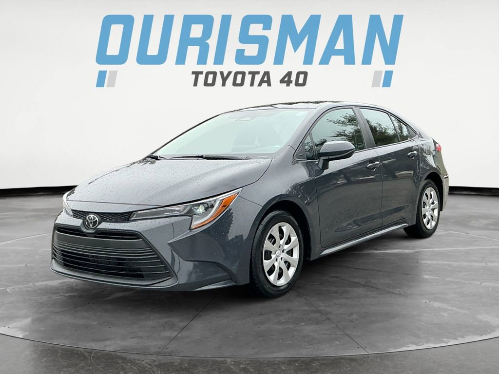 Used 2024 Toyota Corolla LE image 3