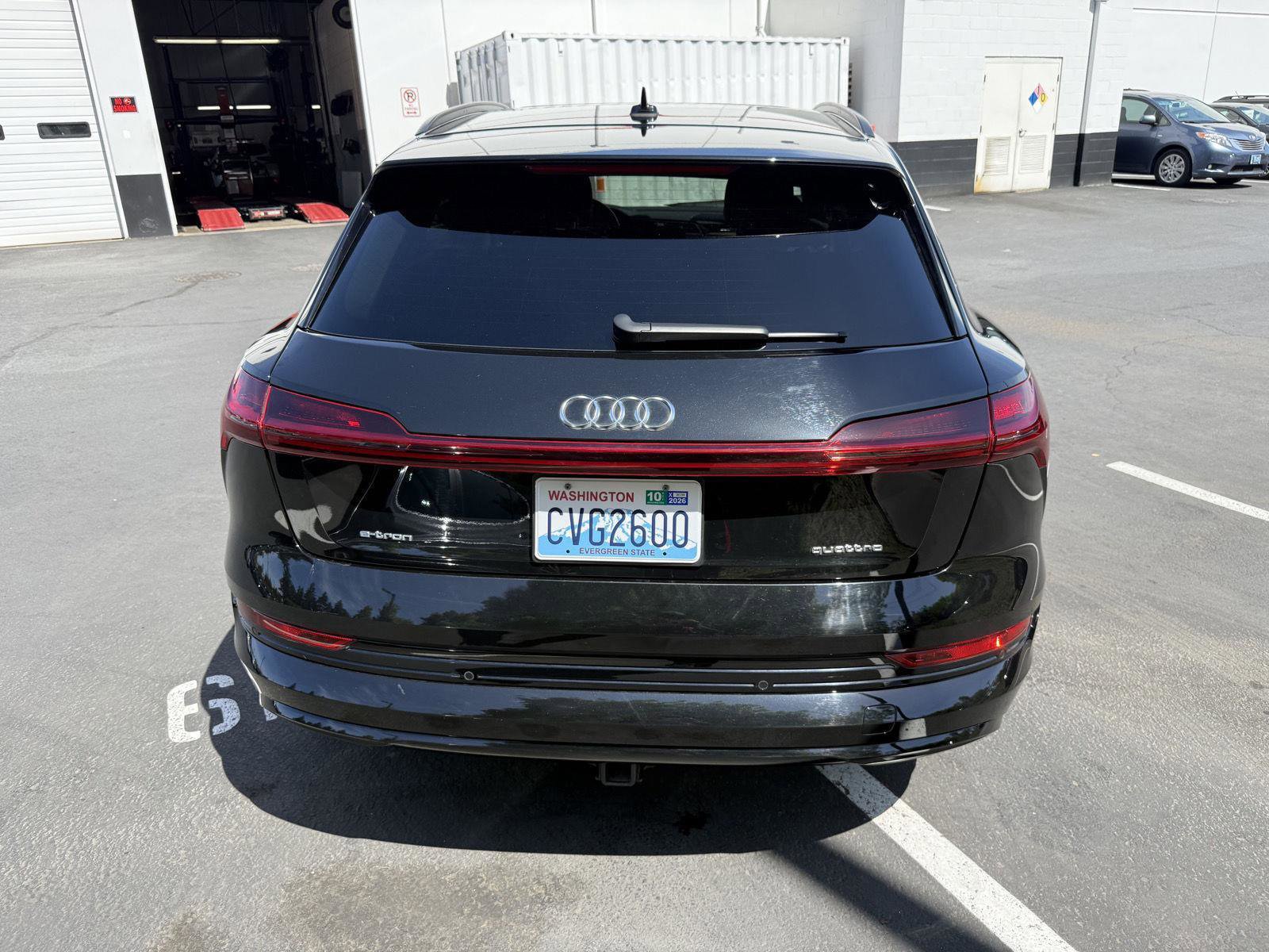 Used 2022 Audi e-tron Premium AWD/4WD image 4