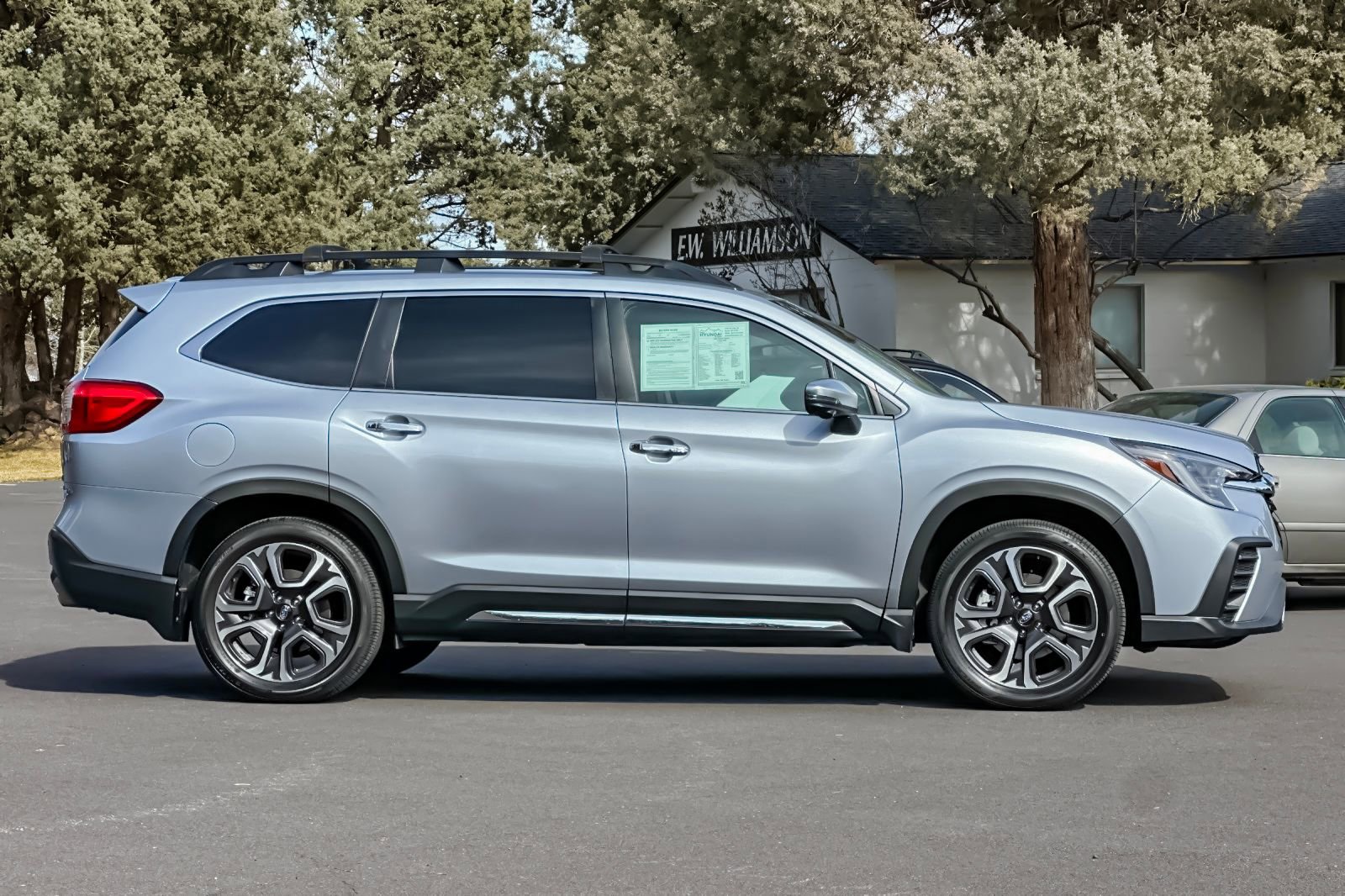 Used 2023 Subaru Ascent Touring image 3