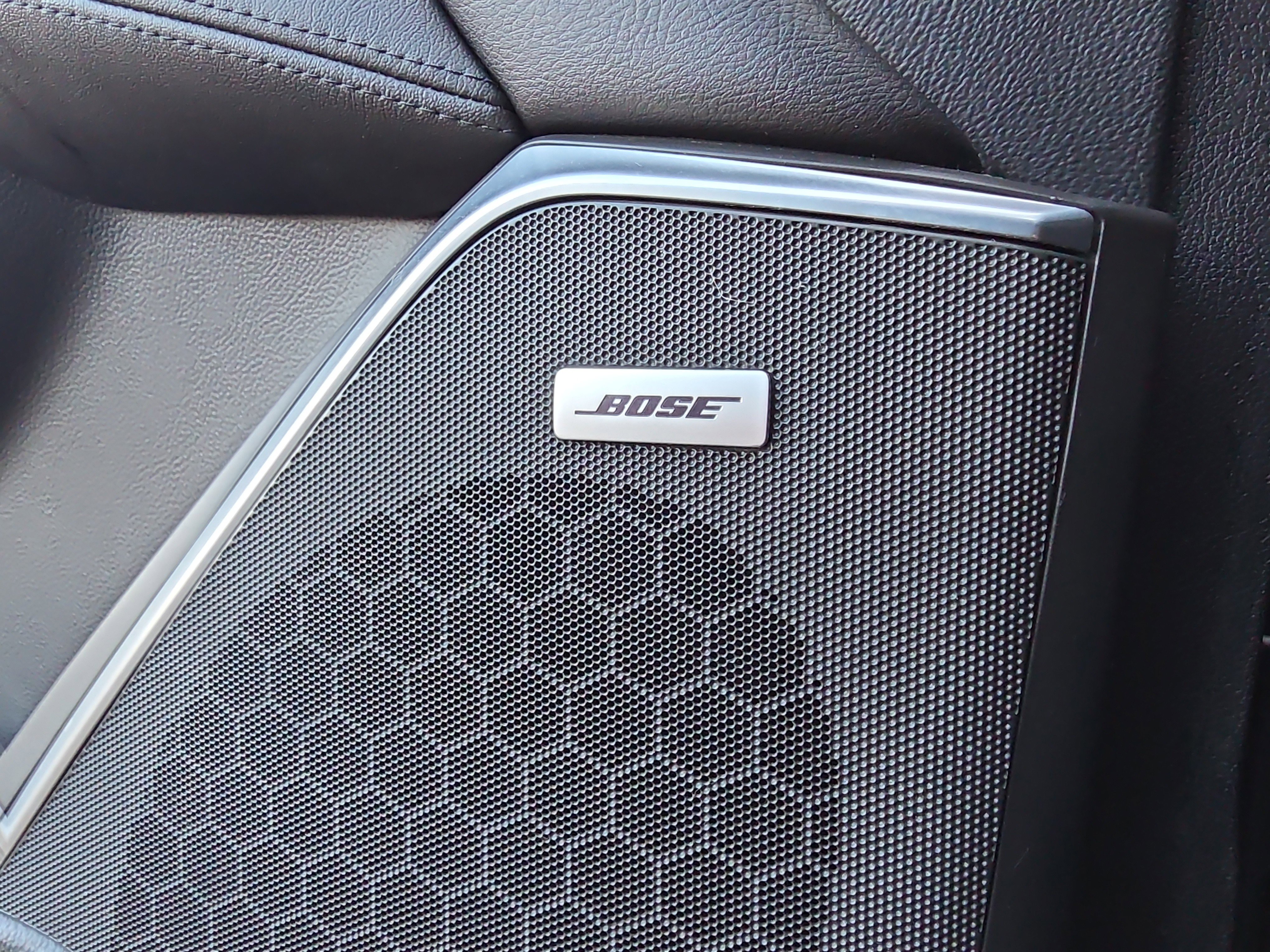 Used 2018 Cadillac Escalade Luxury image 17