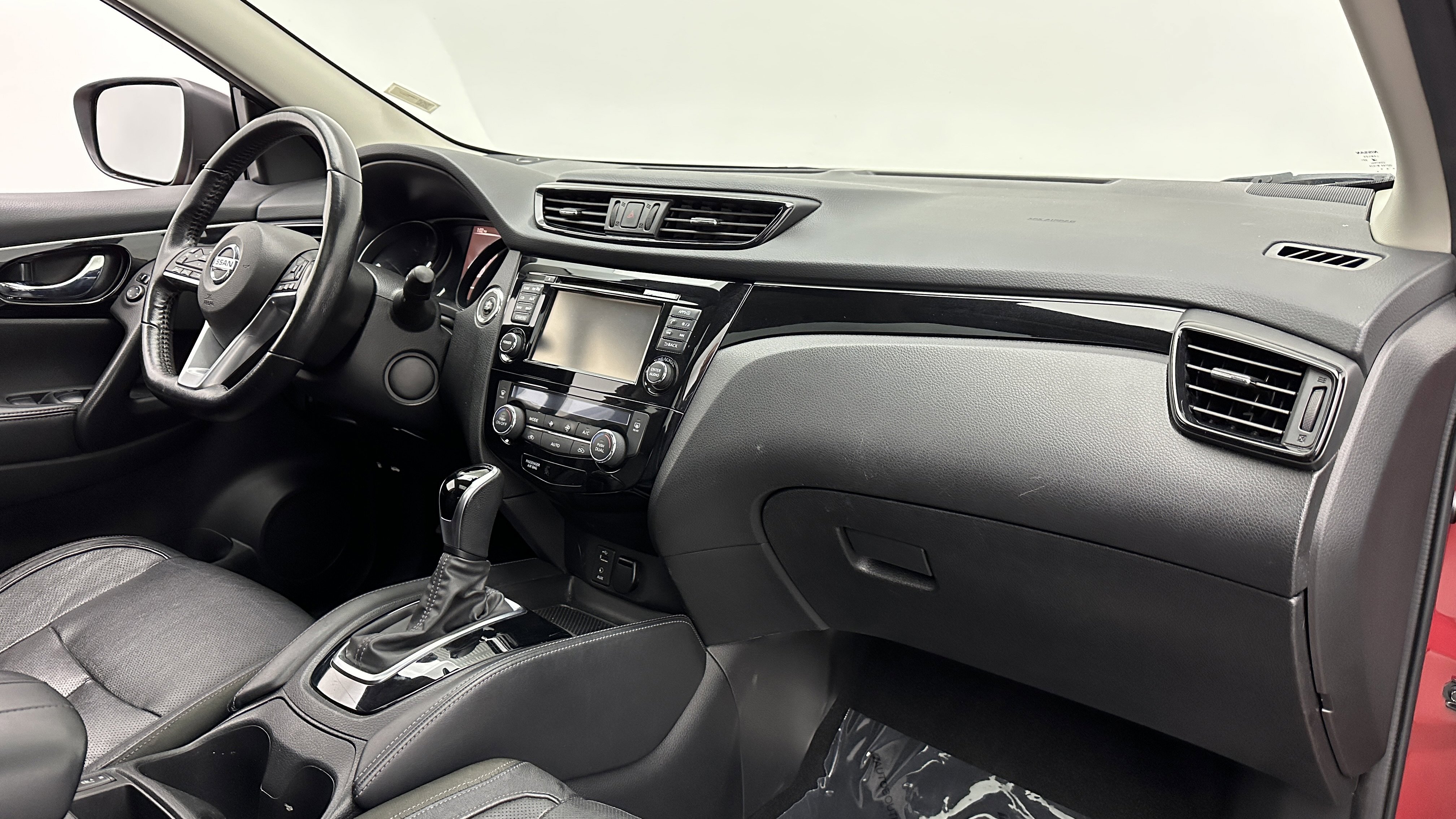 Used 2017 Nissan Rogue Sport SL w/ SL Premium Package image 33