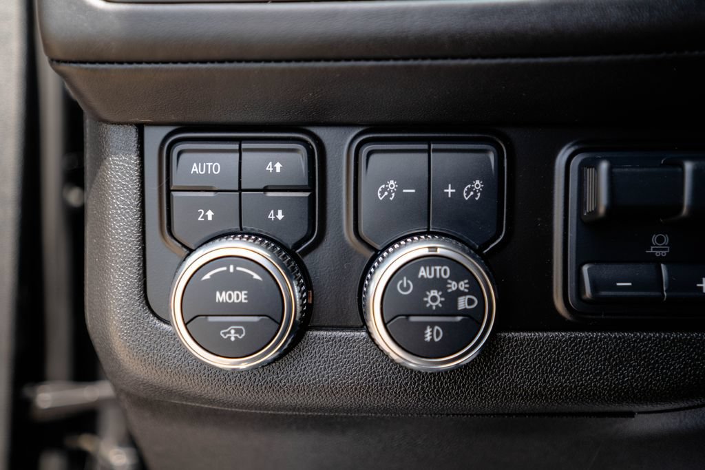 Certified 2024 GMC Yukon XL Denali Ultimate AWD/4WD image 40