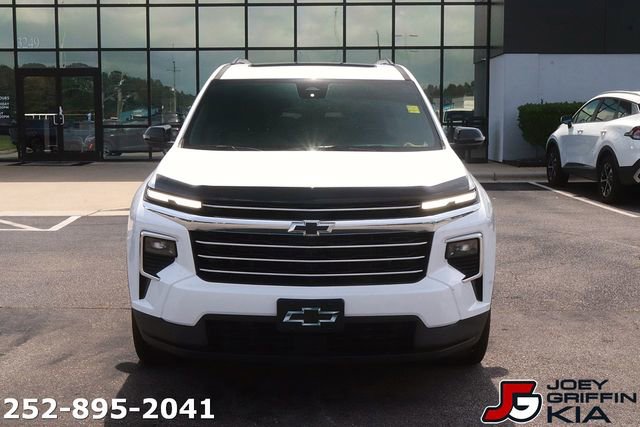 Used 2026 Chevrolet Traverse LT w/ Sun and Wheel Package FWD image 2