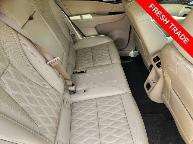 Used 2022 Buick Envision Avenir w/ Technology Package II FWD image 31