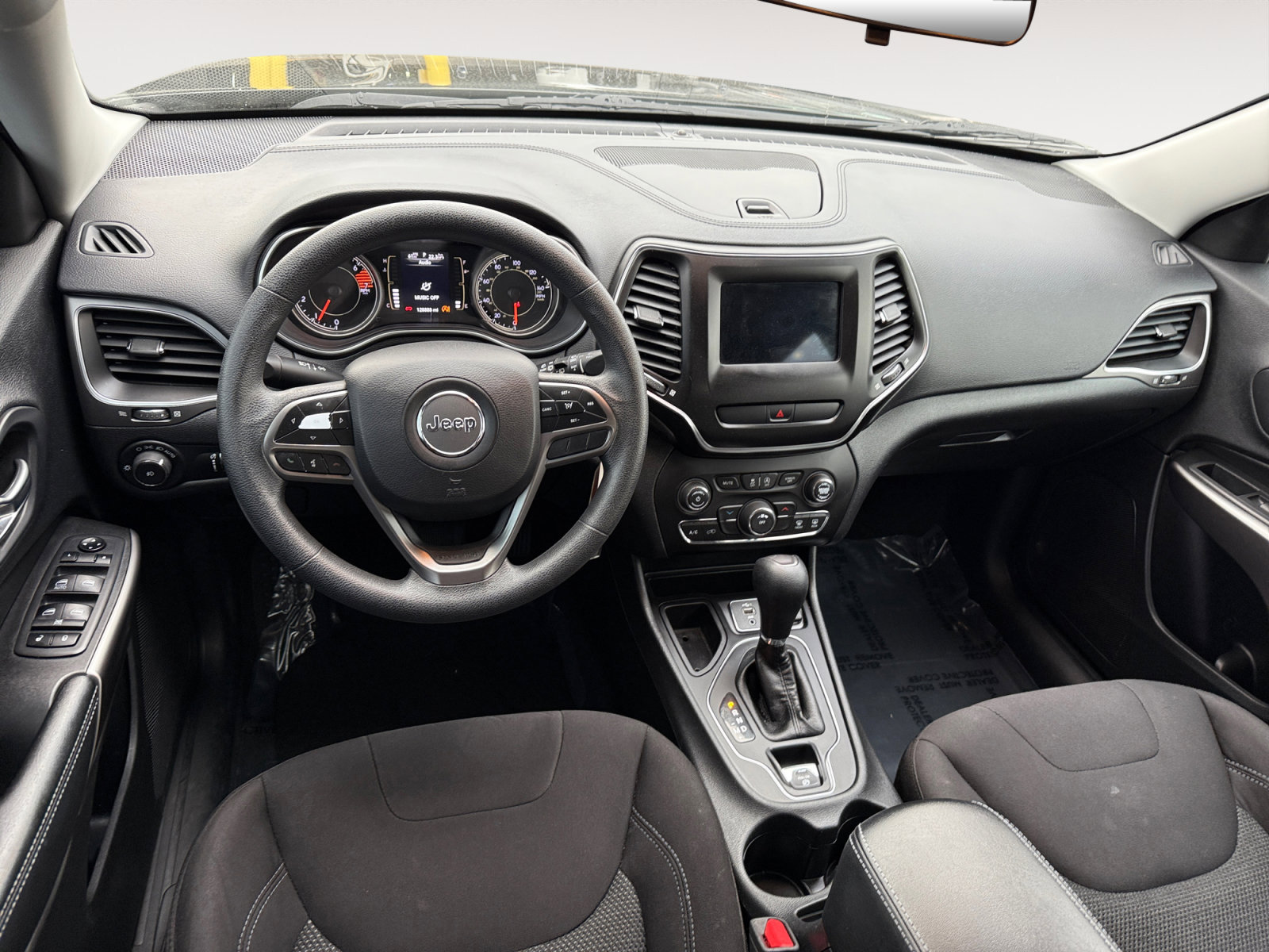 Used 2019 Jeep Cherokee Latitude w/ Popular Appearance Group image 15