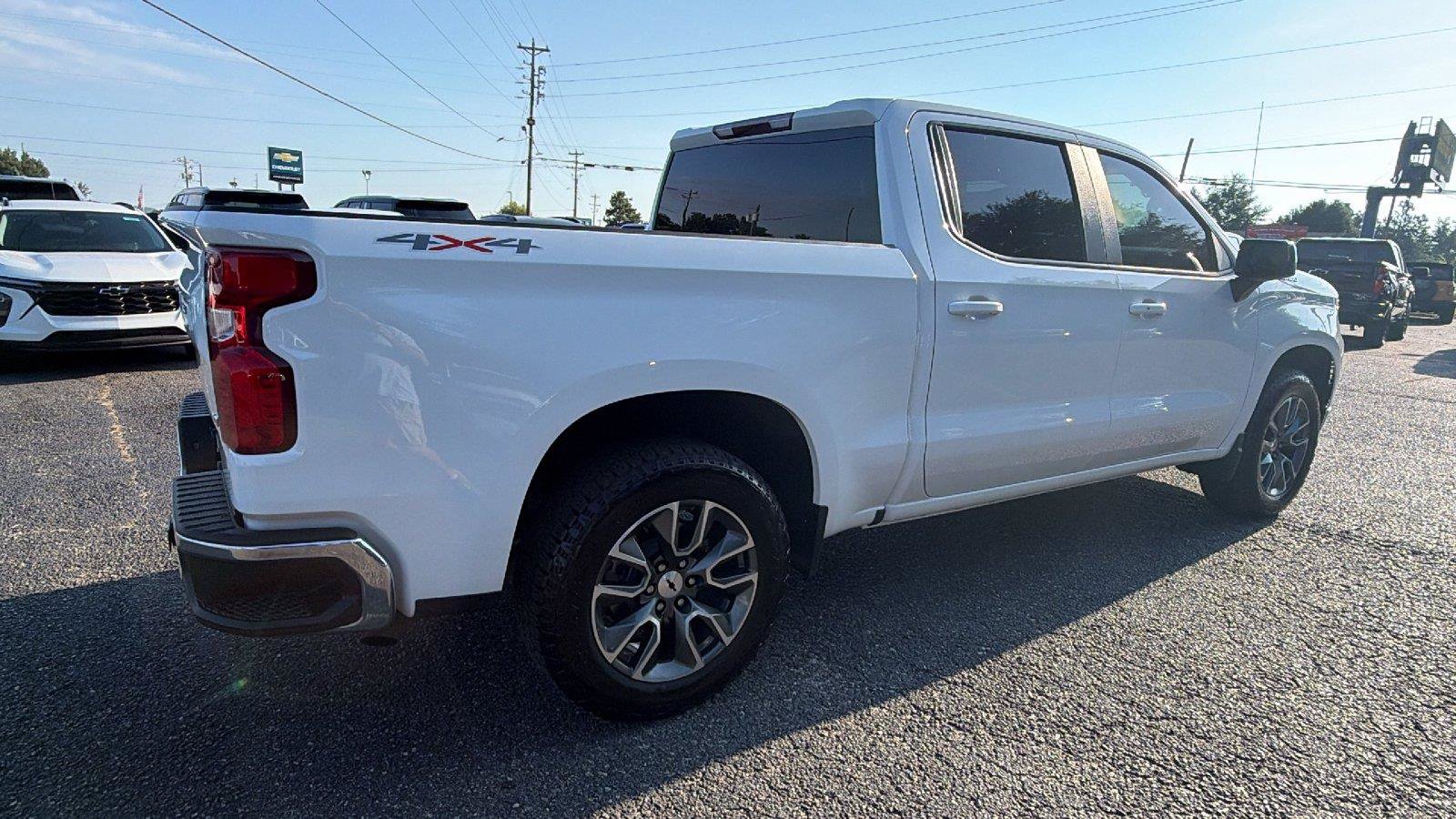 Used 2023 Chevrolet Silverado 1500 LT AWD/4WD image 5