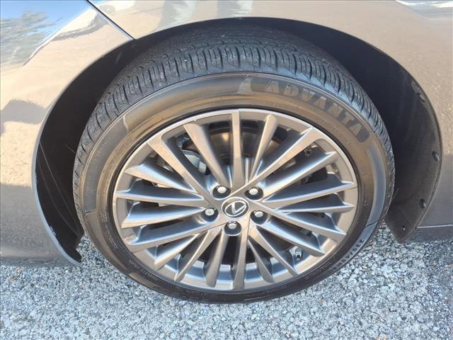 Used 2022 Lexus ES 350 w/ Premium Package image 9