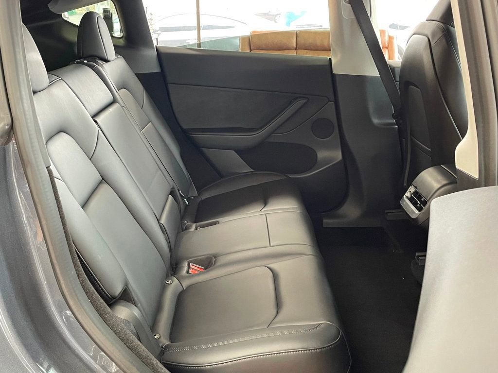 Used 2023 Tesla Model Y Long Range image 21