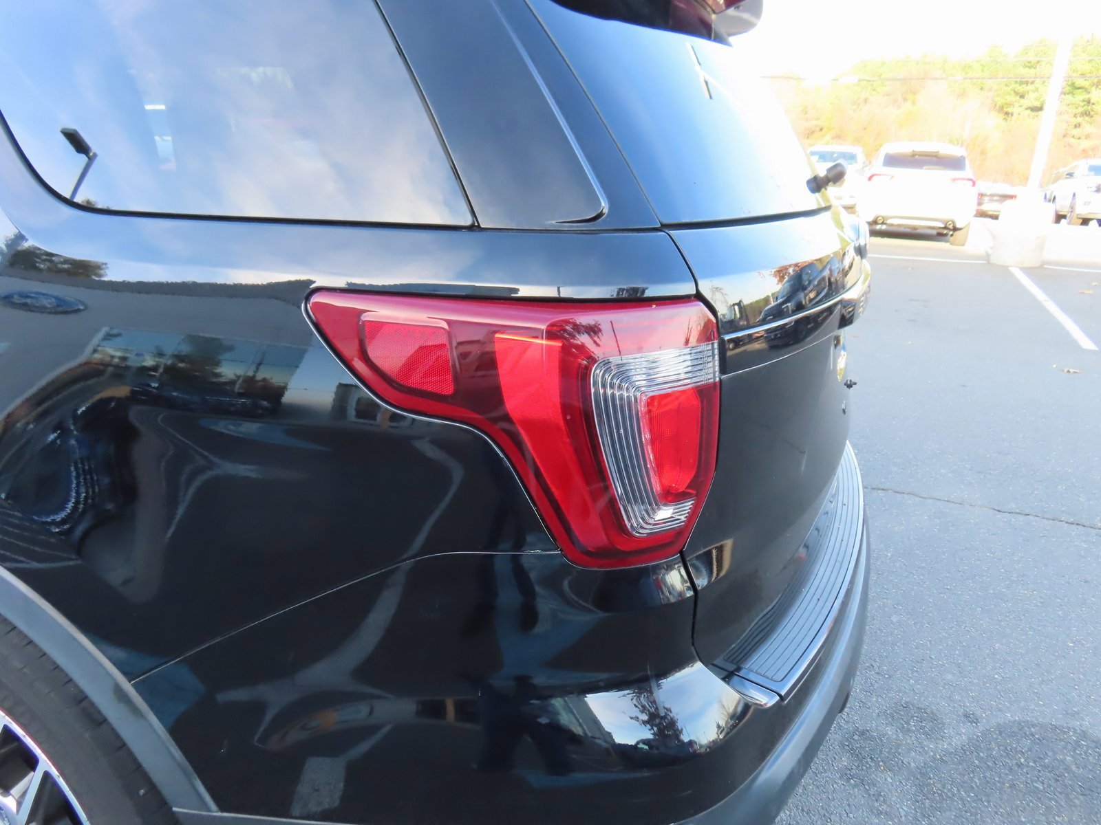 Used 2018 Ford Explorer Sport w/ Equipment Group 401A image 10