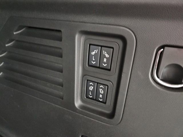 Certified 2025 Chevrolet Traverse RS w/ LPO, Floor Liner Package AWD/4WD image 17