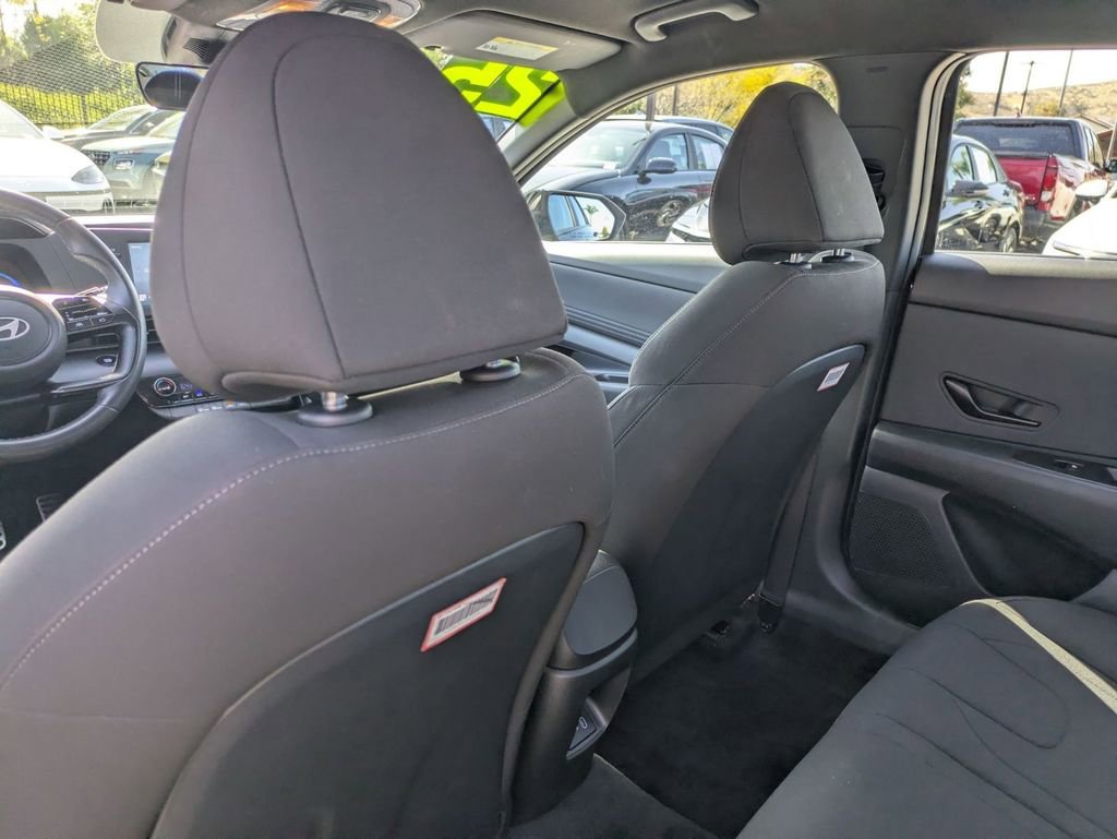 Certified 2025 Hyundai Elantra Sport image 27