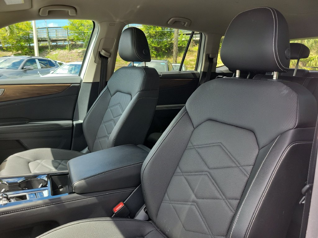 Used 2025 Volkswagen Atlas SE FWD image 22