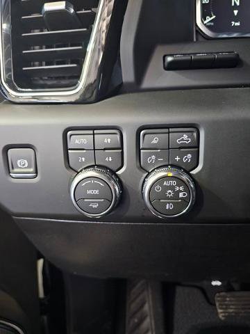 New 2026 GMC Sierra 3500 Denali w/ Denali Reserve Package AWD/4WD image 25